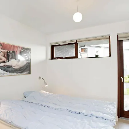 Apartment 4 Person In