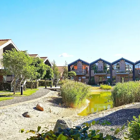 4 Person In Bogense-by Traum